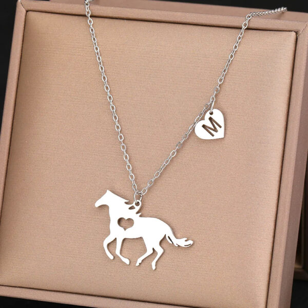 Colar de Cavalo Artesanal com Inicial [PROMOÇÃO ESPECIAL] - Imagem 6