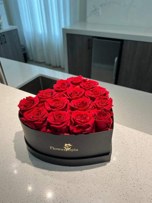 Rosas em caixa formato coração - Imagem 6