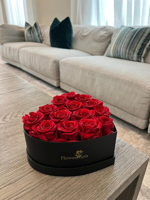 Rosas em caixa formato coração - Imagem 5