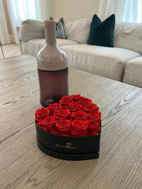 Rosas em caixa formato coração - Imagem 7