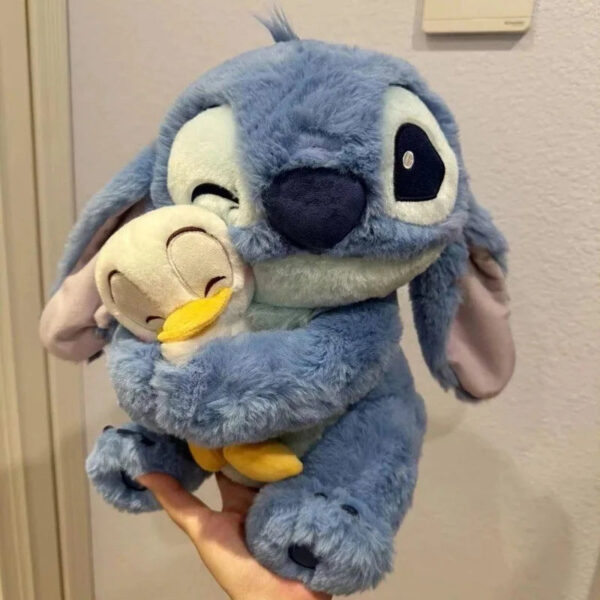 Stitch Abraçando Patinho - Imagem 2