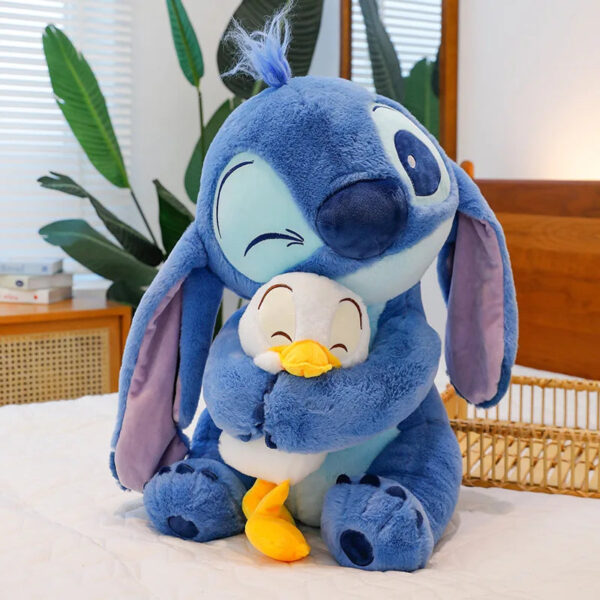 Stitch Abraçando Patinho - Imagem 4