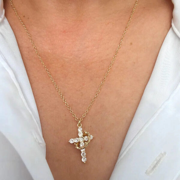 Colar Cruz e Coroa Feito à Mão + BRINDE Saco de Veludo Cristã para Presente - Imagem 5